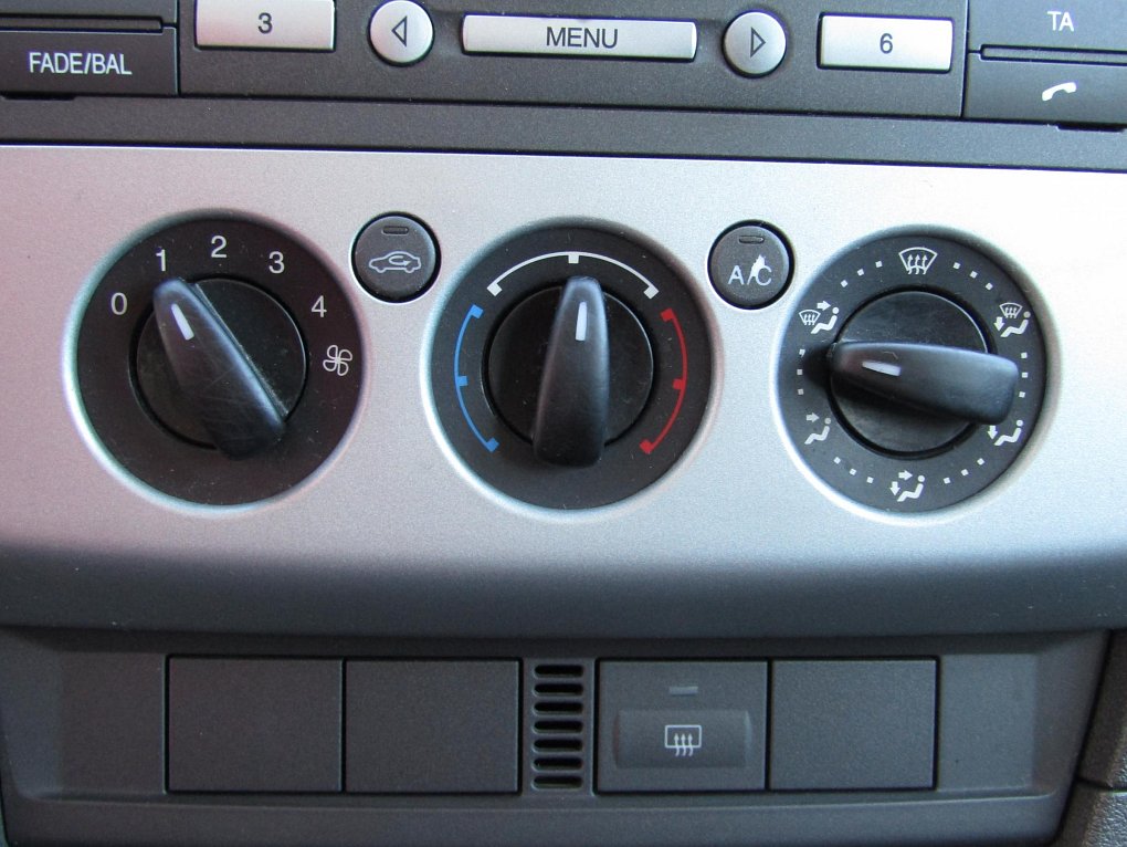 Ford Focus 1.6i 