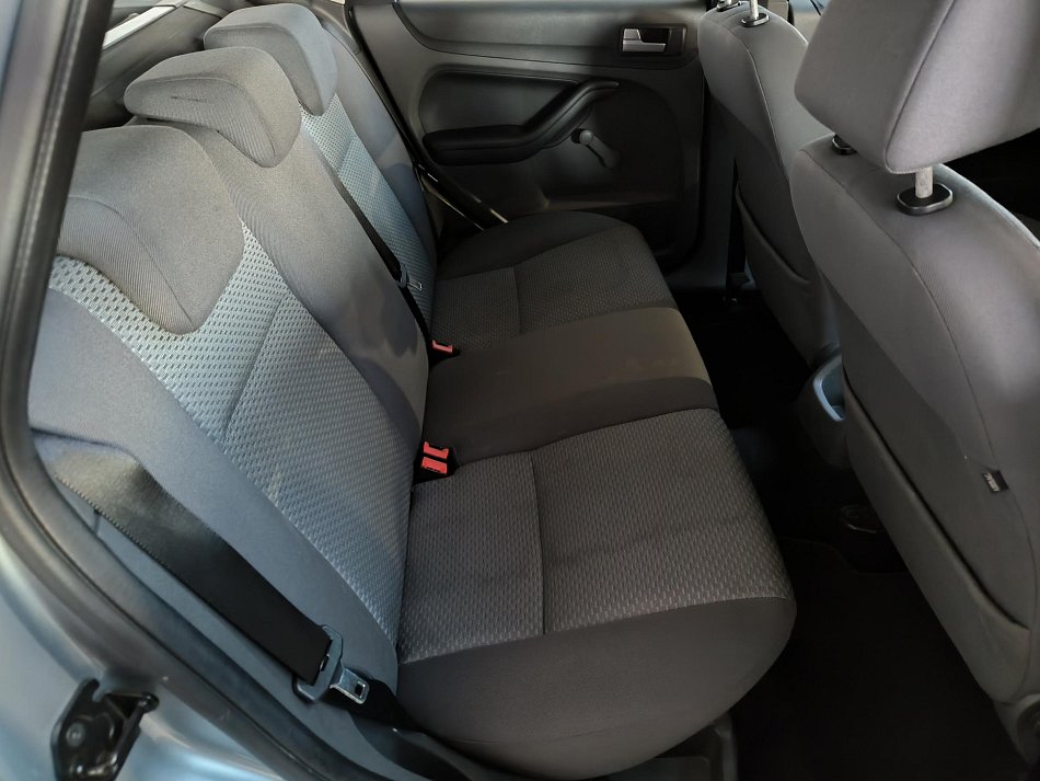 Ford Focus 1.6i 