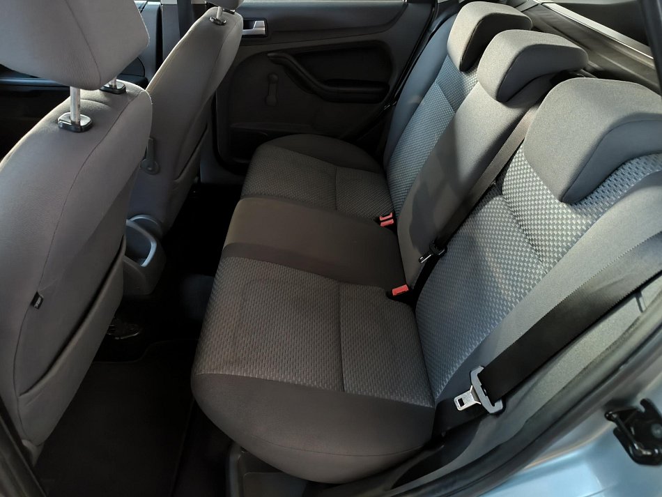 Ford Focus 1.6i 