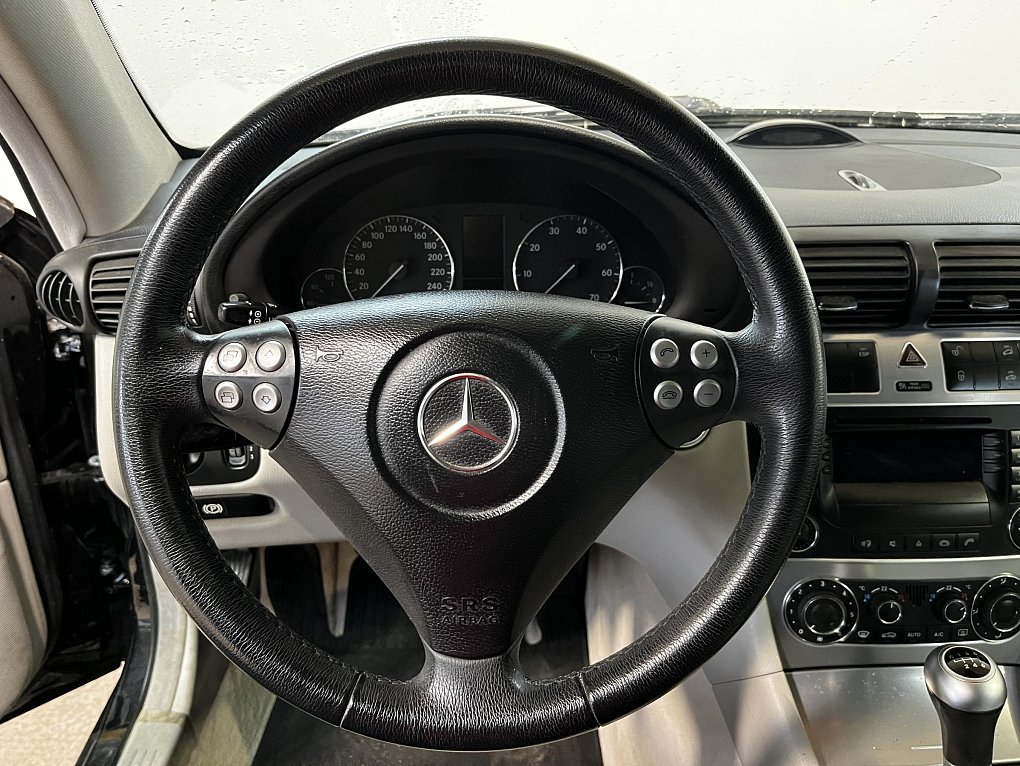Mercedes-Benz Třída C 2.5 V6  C230