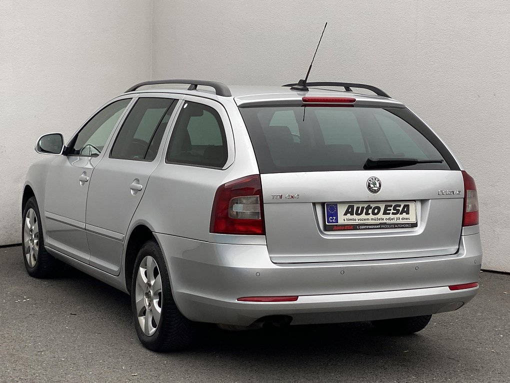 Škoda Octavia II 2.0TDi Elegance 4x4