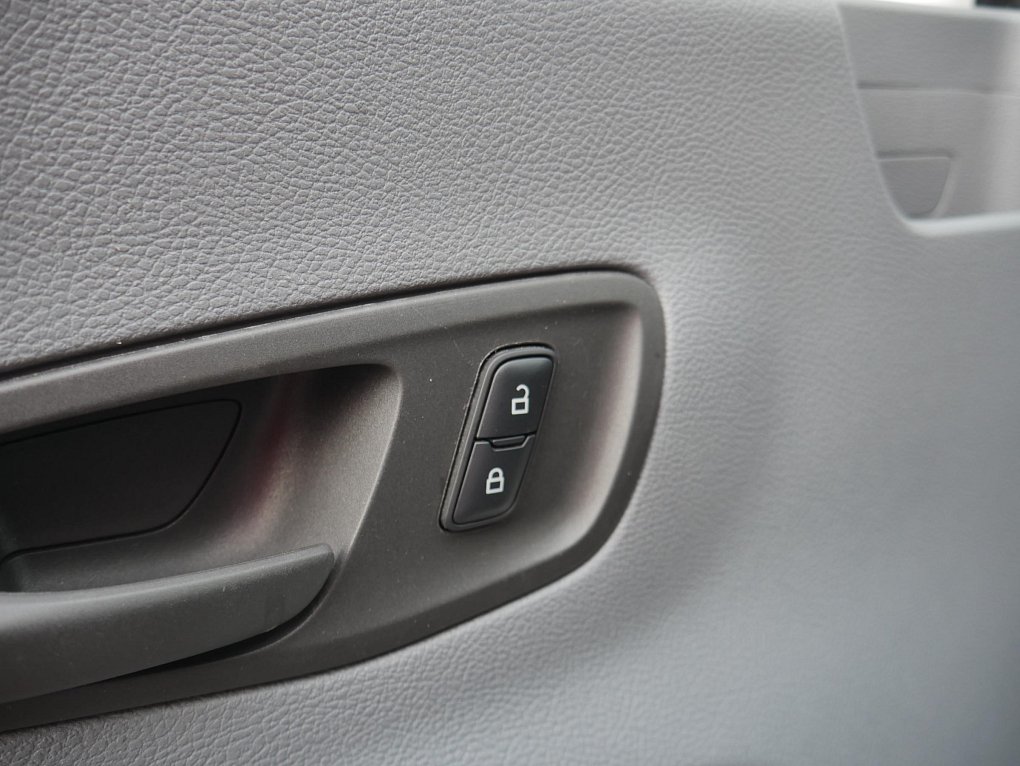 Ford Transit 2.2TDCi Trend L3H2 9míst