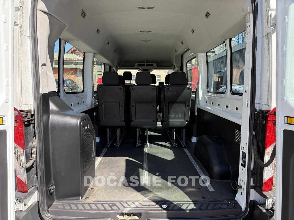 Ford Transit 2.2TDCi Trend L3H2 9míst