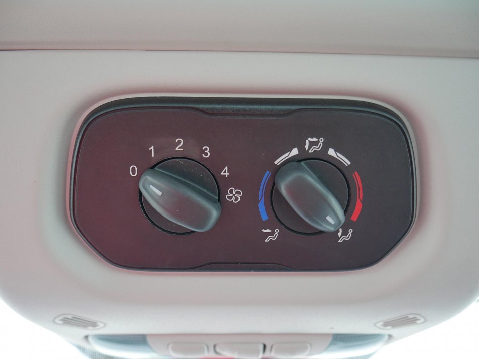 Ford Transit 2.2TDCi Trend L3H2 9míst