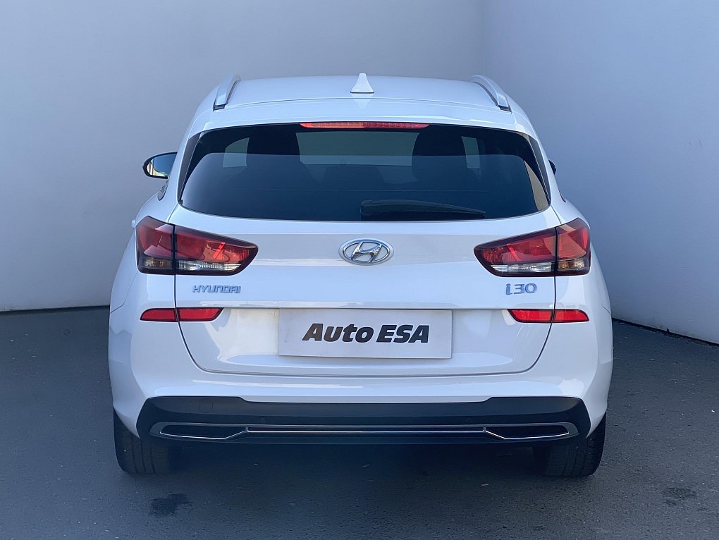 Hyundai I30 1.5 DPi Smart