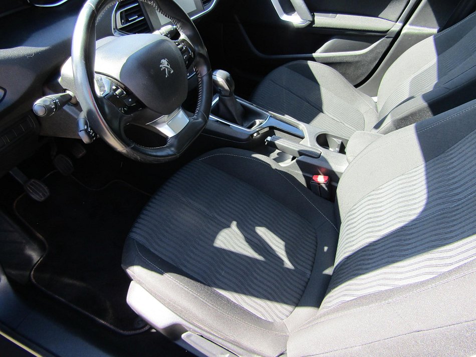 Peugeot 308 1.2PT 