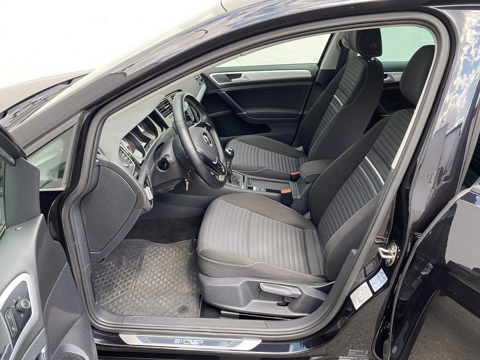 Volkswagen Golf 1.6 TDi CUP