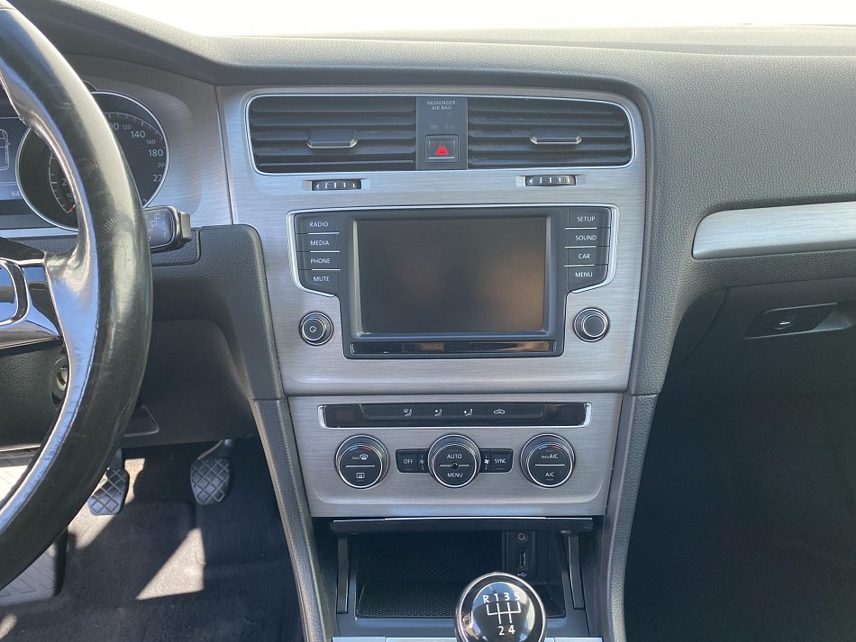 Volkswagen Golf 1.6 TDi 