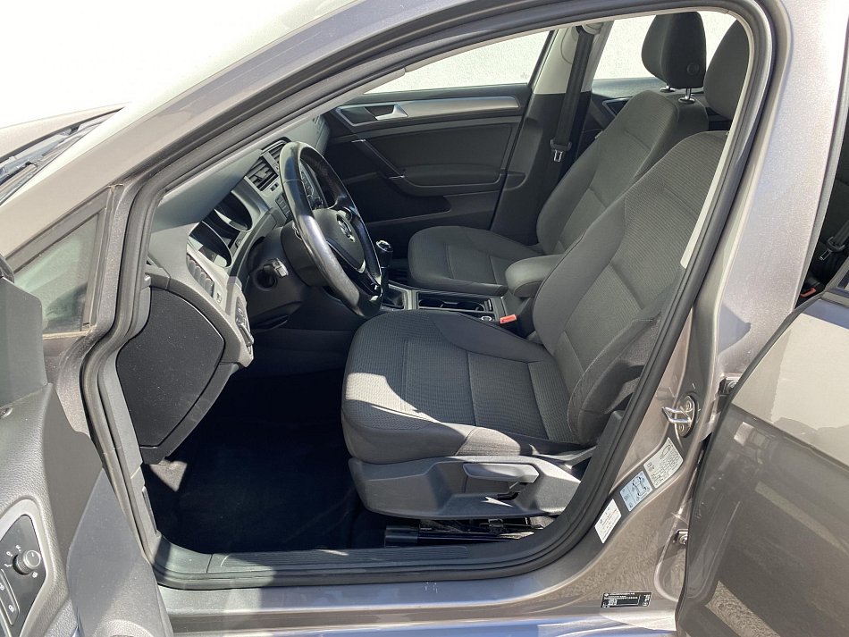 Volkswagen Golf 1.6 TDi 