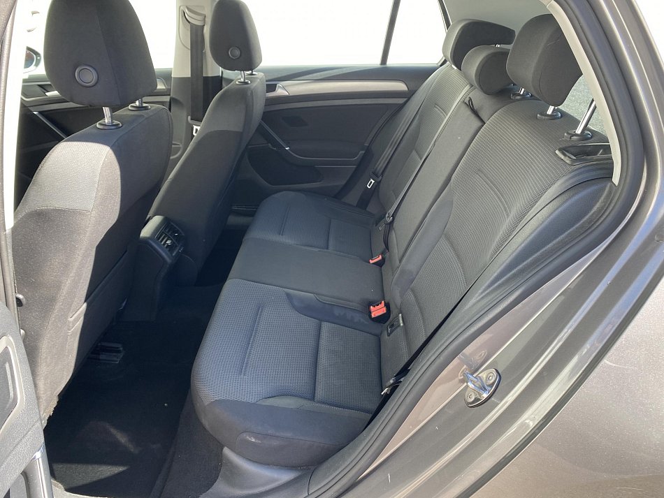 Volkswagen Golf 1.6 TDi 