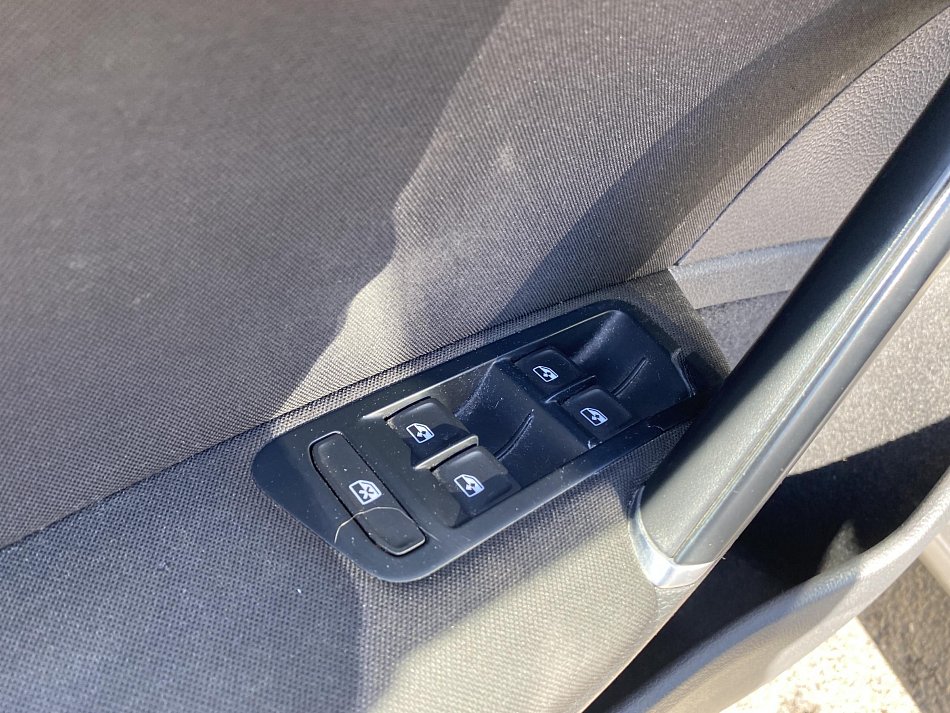 Volkswagen Golf 1.6 TDi 