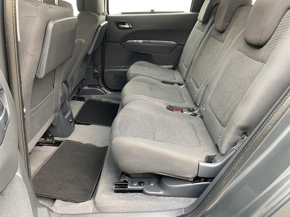 Peugeot 5008 1.6 VTi 