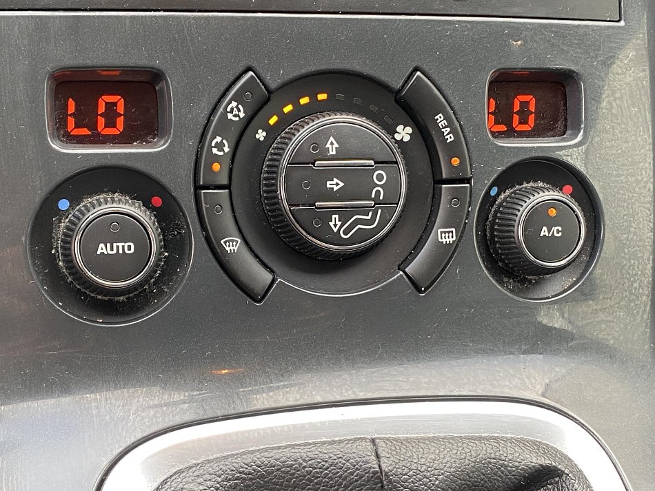 Peugeot 5008 1.6 VTi 