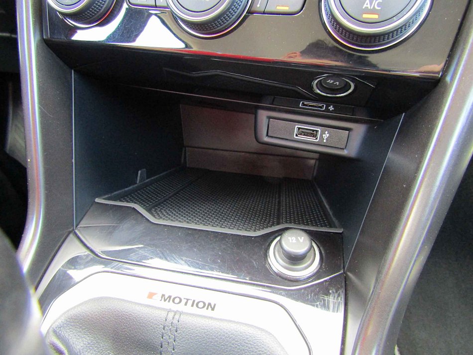 Volkswagen T-Roc 2.0TDi  4x4