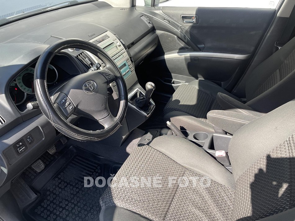 Toyota Corolla Verso 2.2 D-4D 