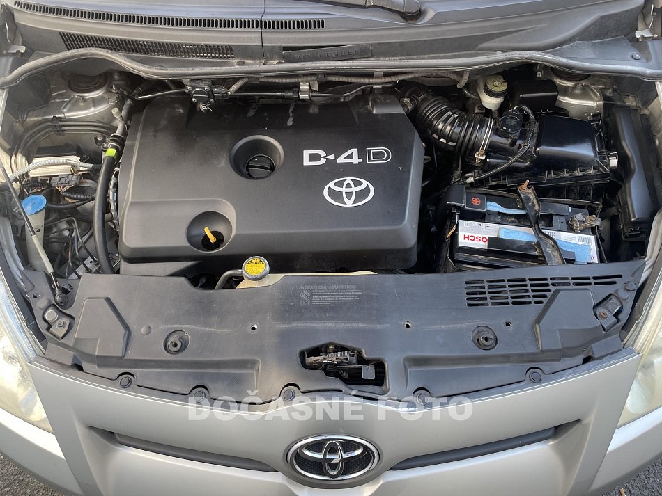 Toyota Corolla Verso 2.2 D-4D 