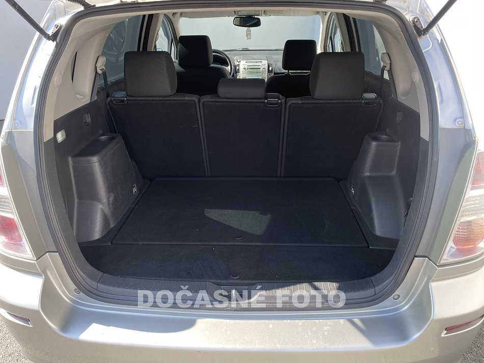 Toyota Corolla Verso 2.2 D-4D 