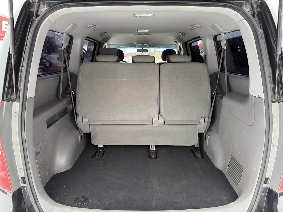 Hyundai H 1 2.5CRD  8míst