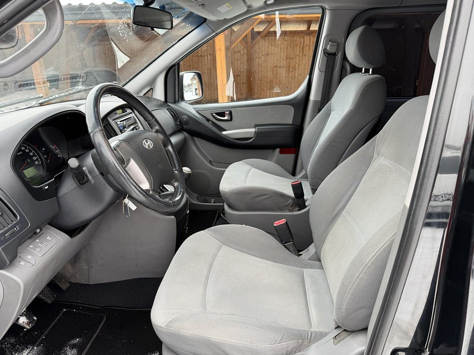 Hyundai H 1 2.5CRD  8míst