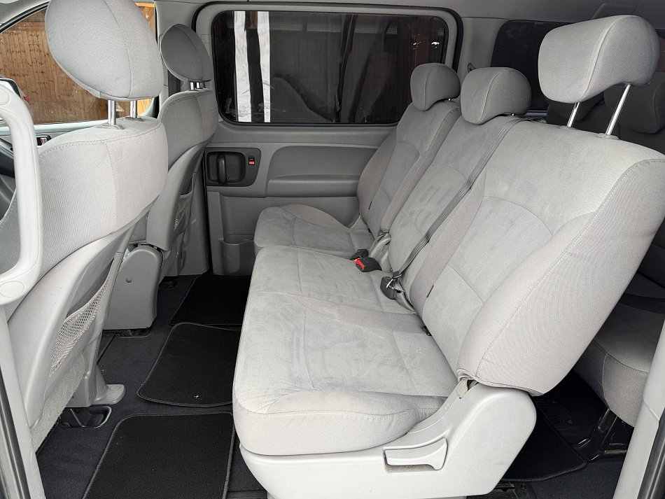 Hyundai H 1 2.5CRD  8míst