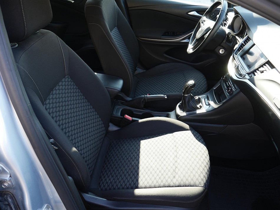 Opel Astra 1.2T  Sports Tourer