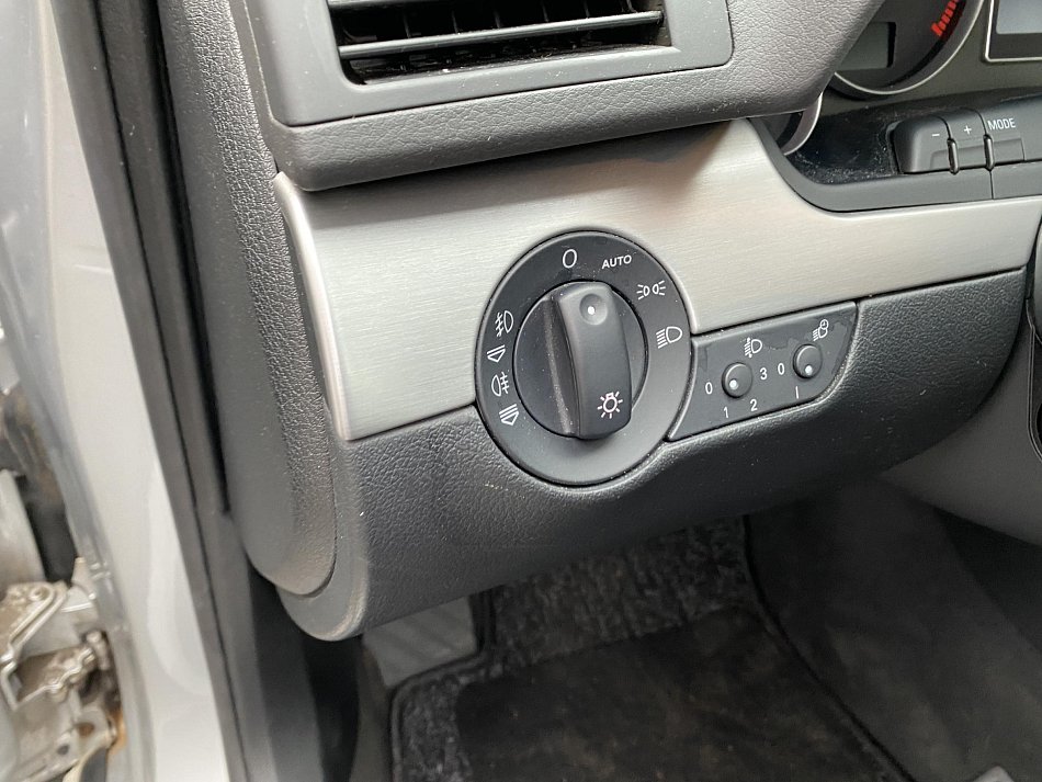 Audi A4 1.6i 