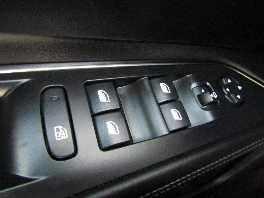 Peugeot 5008 1.2 PT Allure 7míst