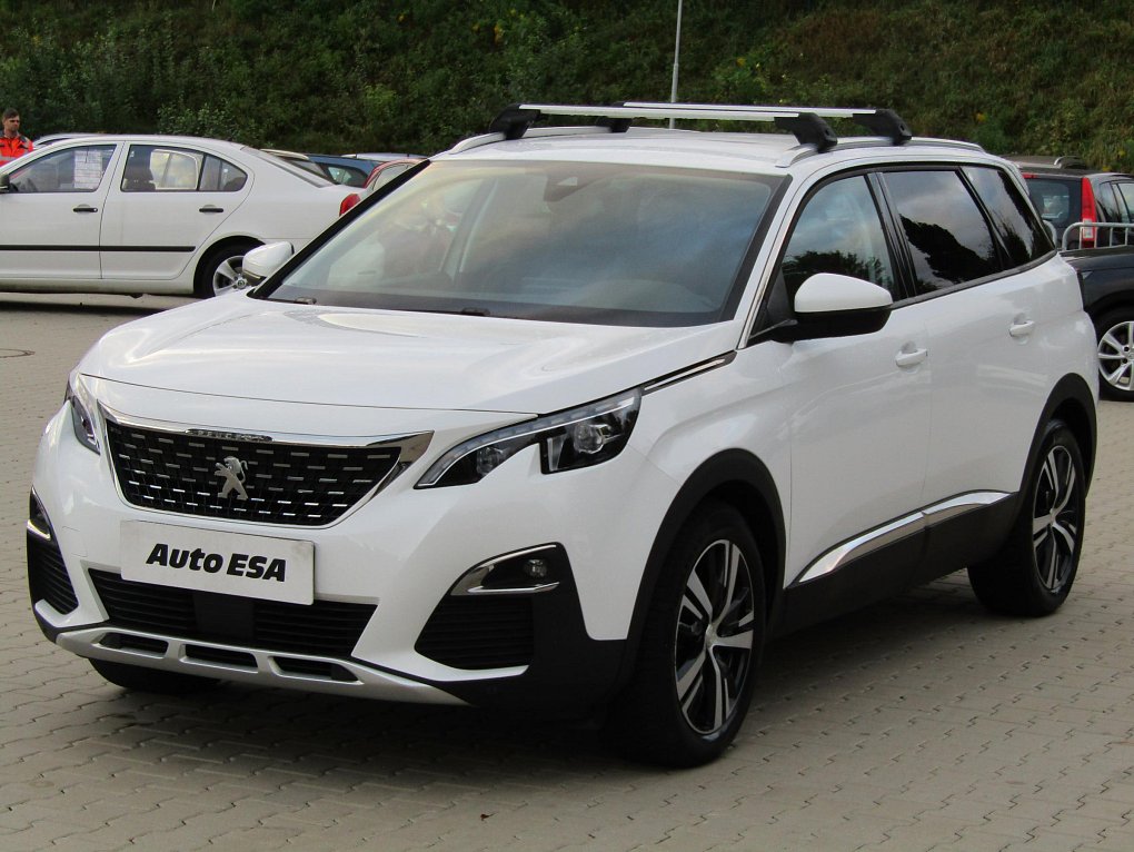 Peugeot 5008 1.2 PT Allure 7míst