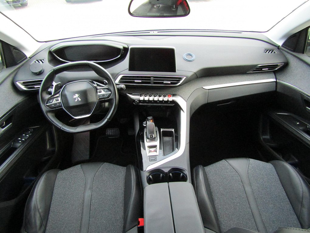 Peugeot 5008 1.2 PT Allure 7míst