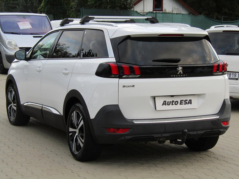 Peugeot 5008 1.2 THP 