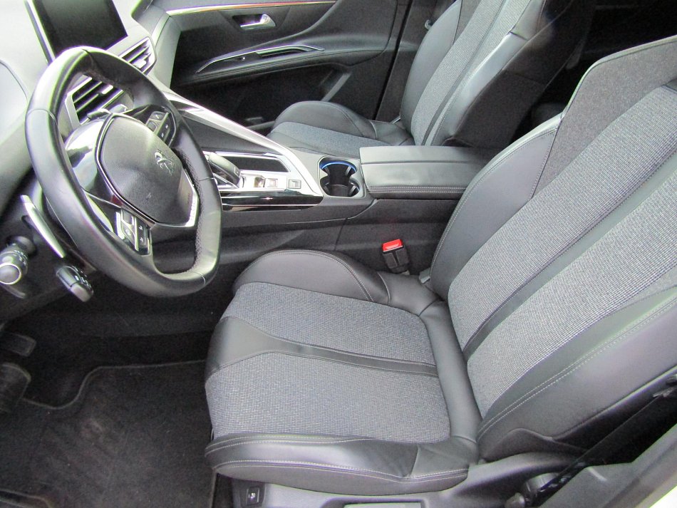 Peugeot 5008 1.2 THP 