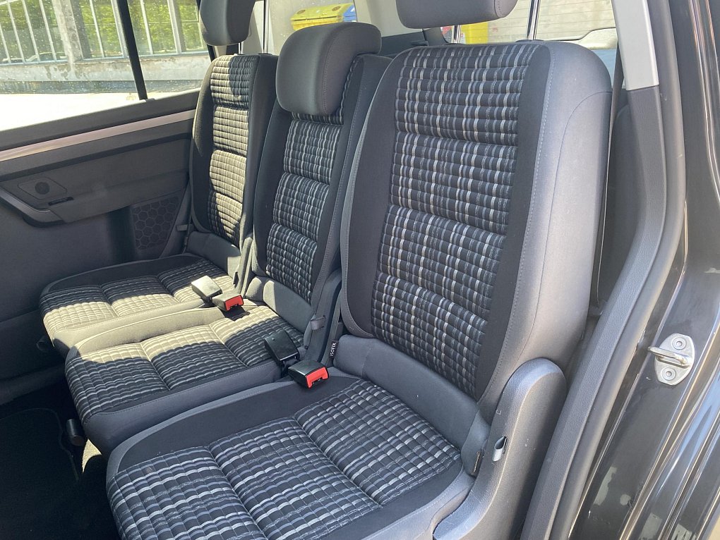 Volkswagen Touran 1.6 TDi CROSS