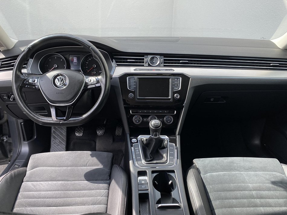 Volkswagen Passat 2.0 TDi Highline