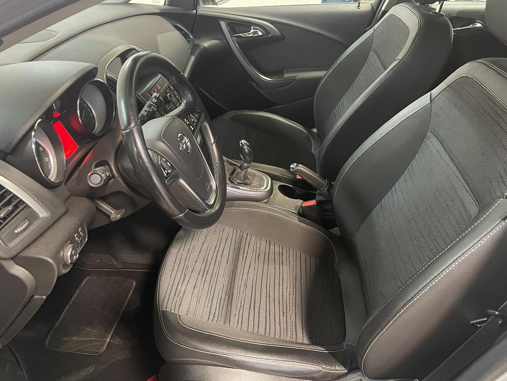 Opel Astra 1.6 CDTi 