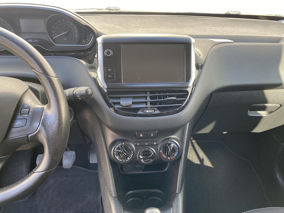 Peugeot 208 1.2VTi 