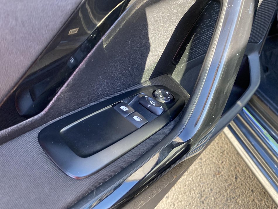 Peugeot 208 1.2VTi 
