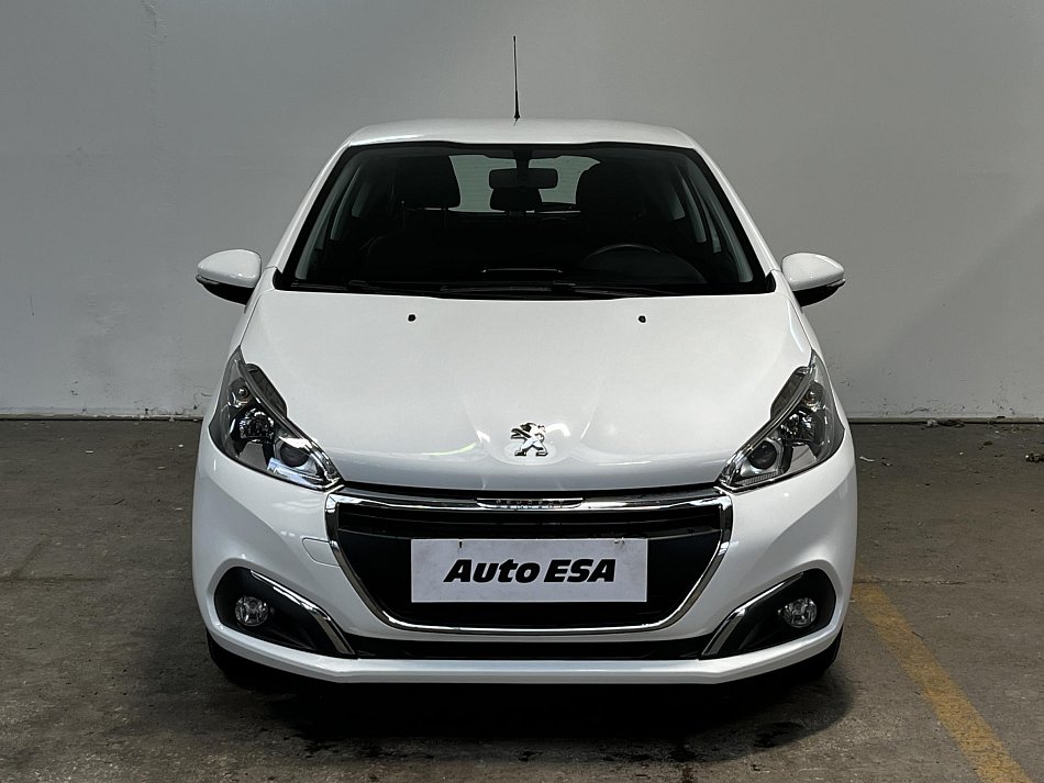 Peugeot 208 1.2i 