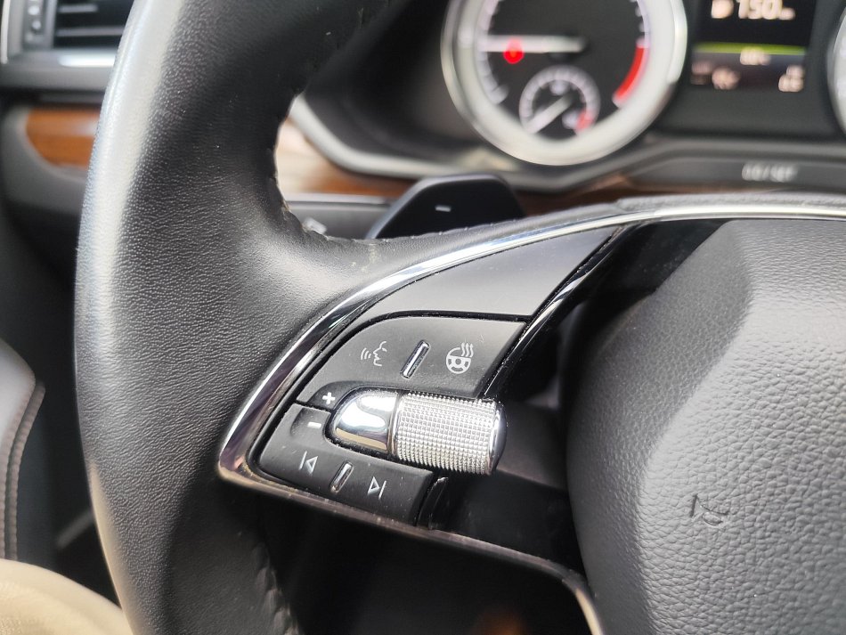 Škoda Superb III 2.0TDi Scout