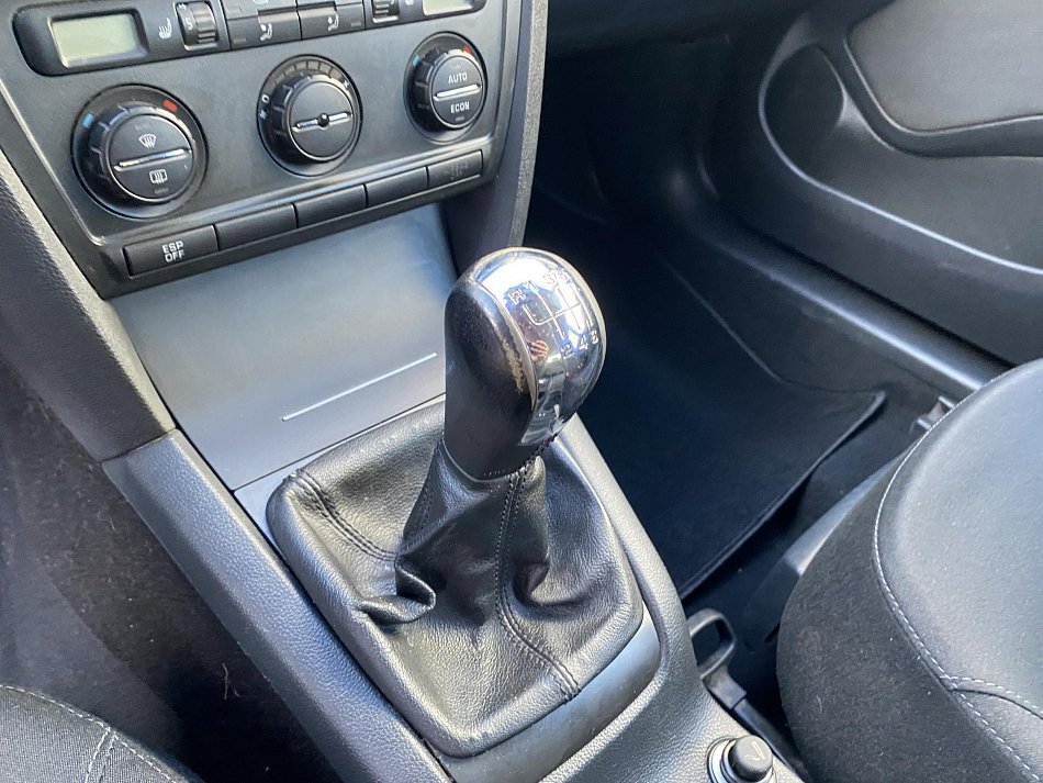 Škoda Octavia II 2.0 TDi Elegance