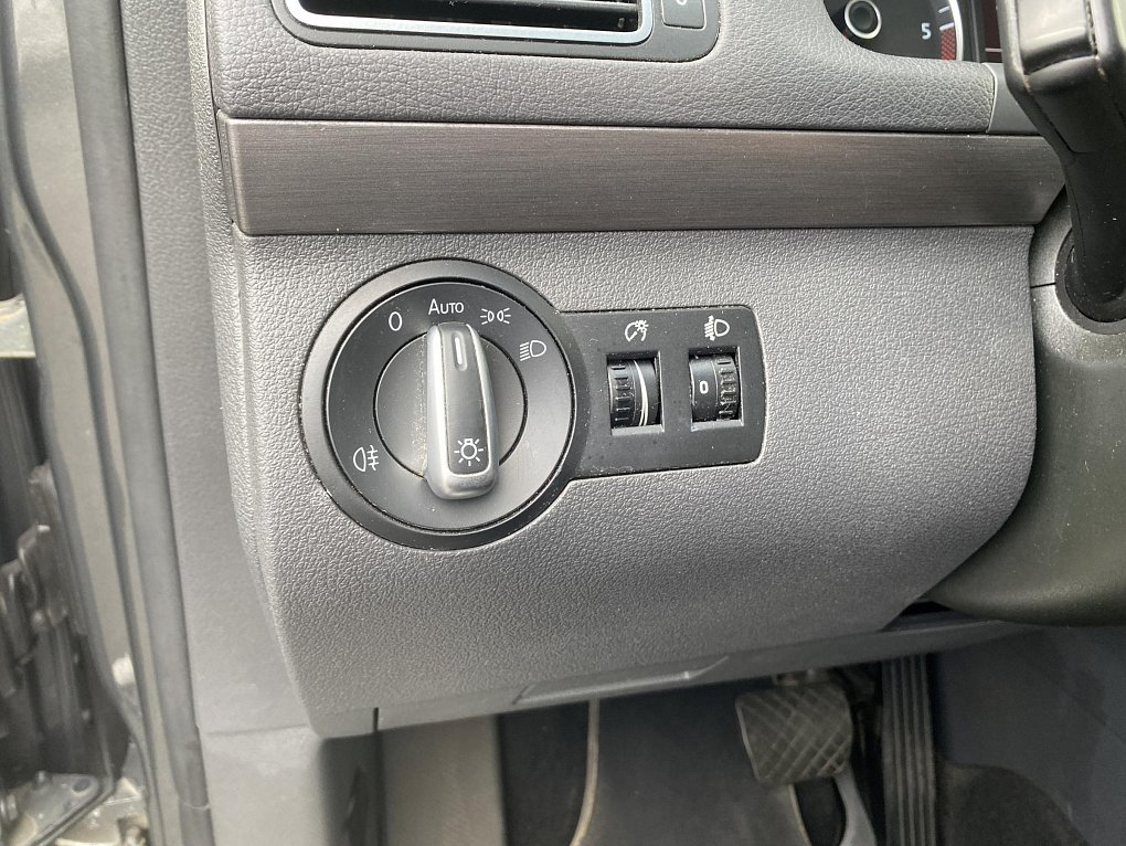 Volkswagen Touran 1.6 TDi 