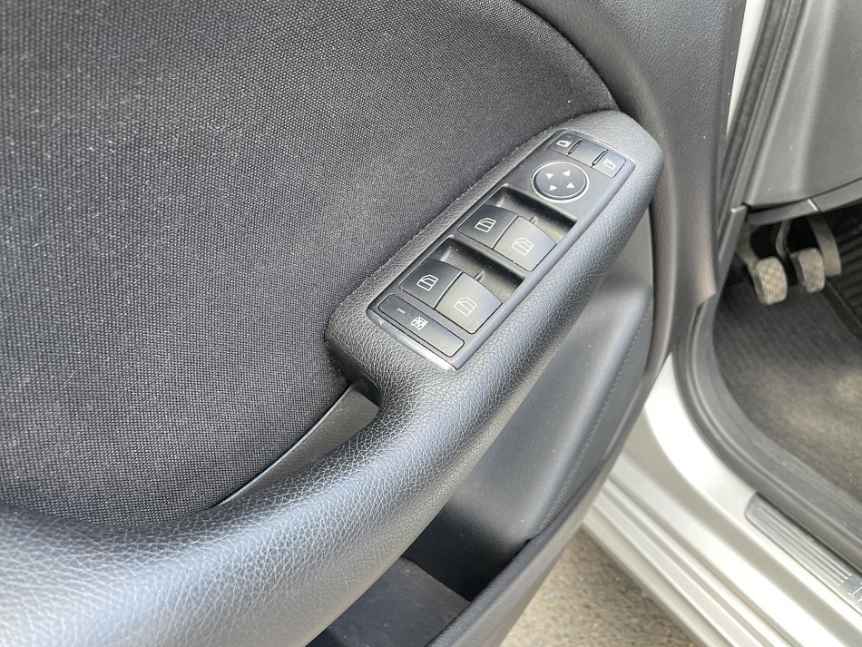 Mercedes-Benz Třída B 1.6i  180