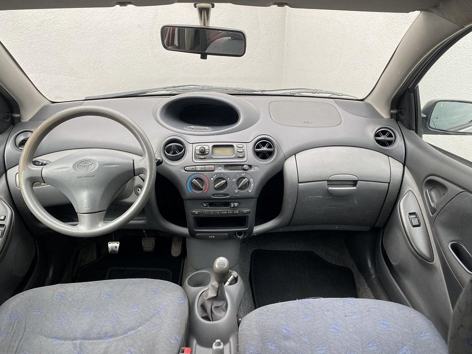 Toyota Yaris 1.0i 