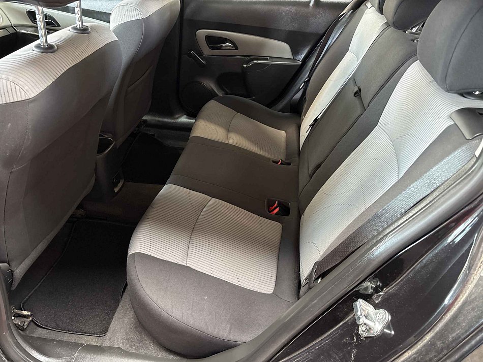 Chevrolet Cruze 1.6i 