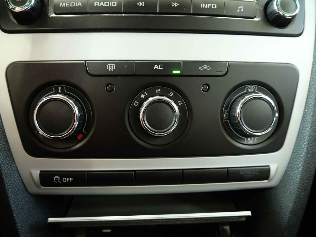 Škoda Octavia II 1.6 TDi Ambiente