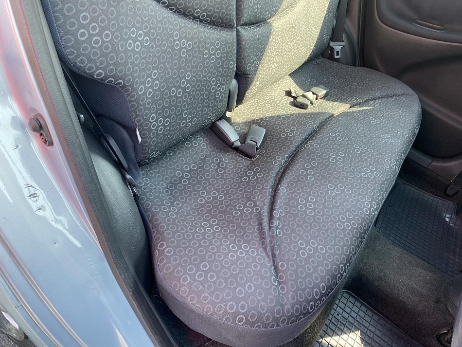 Toyota Yaris 1.0i 