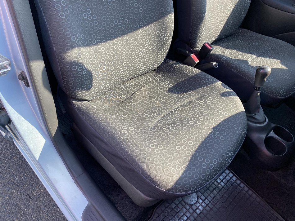 Toyota Yaris 1.0i 