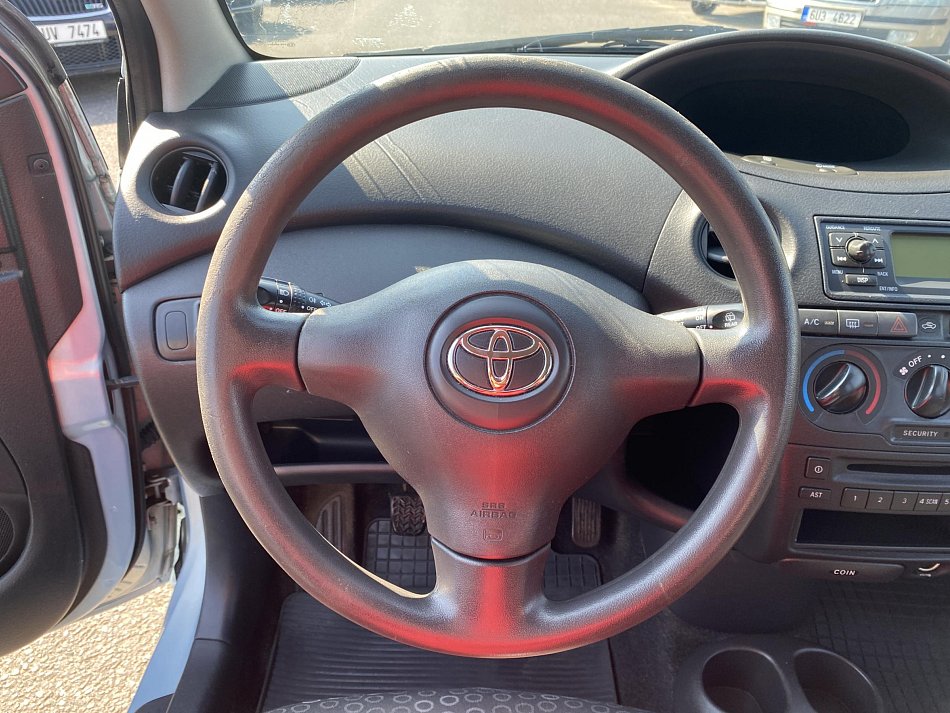 Toyota Yaris 1.0i 
