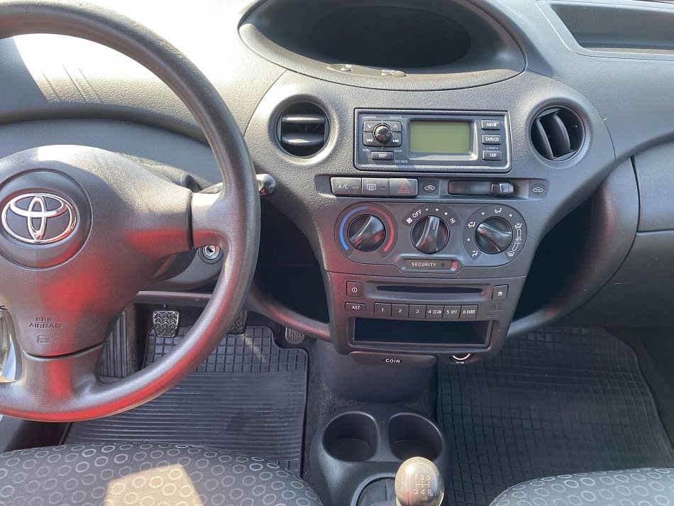 Toyota Yaris 1.0i 