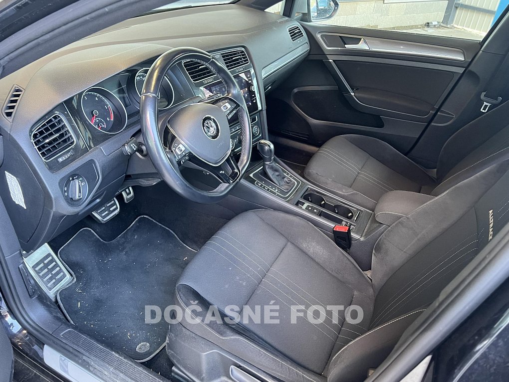 Volkswagen Golf 2.0 TDi 