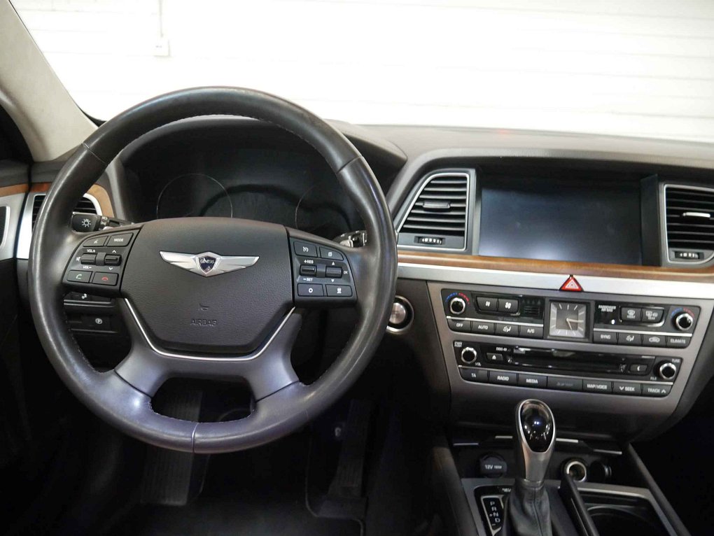 Hyundai Genesis 3.8 GDI V6  4x4